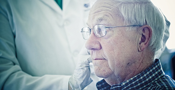 Elderly observed his ear