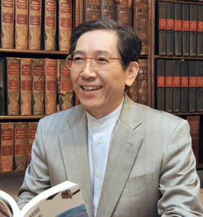 山根さんプロフィール.jpg