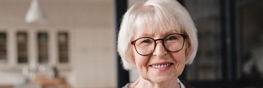 幸せなシニア女性のイメージ