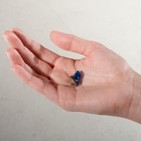 receiver-in-canal-made-for-iphone-hearing-aid-in-hand-milan.png