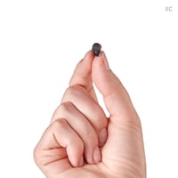 receiver-in-canal-made-for-iphone-hearing-aid-in-hand-milan.png