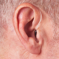 receiver-in-canal-artificial-intelligence-hearing-aid-on-ear-paris