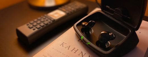 夜中の充電式補聴器