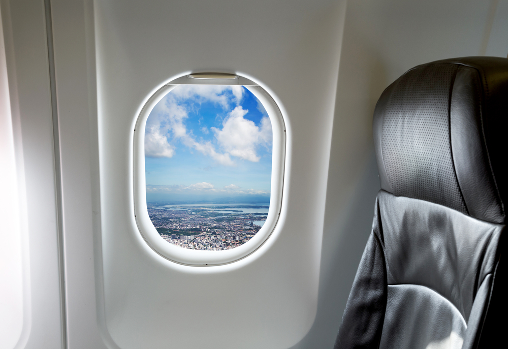 飛行機に乗る時、補聴器はどうしたらいい？